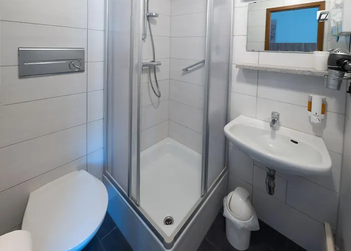 Heimgartl Oda ve Kahvaltı 3*